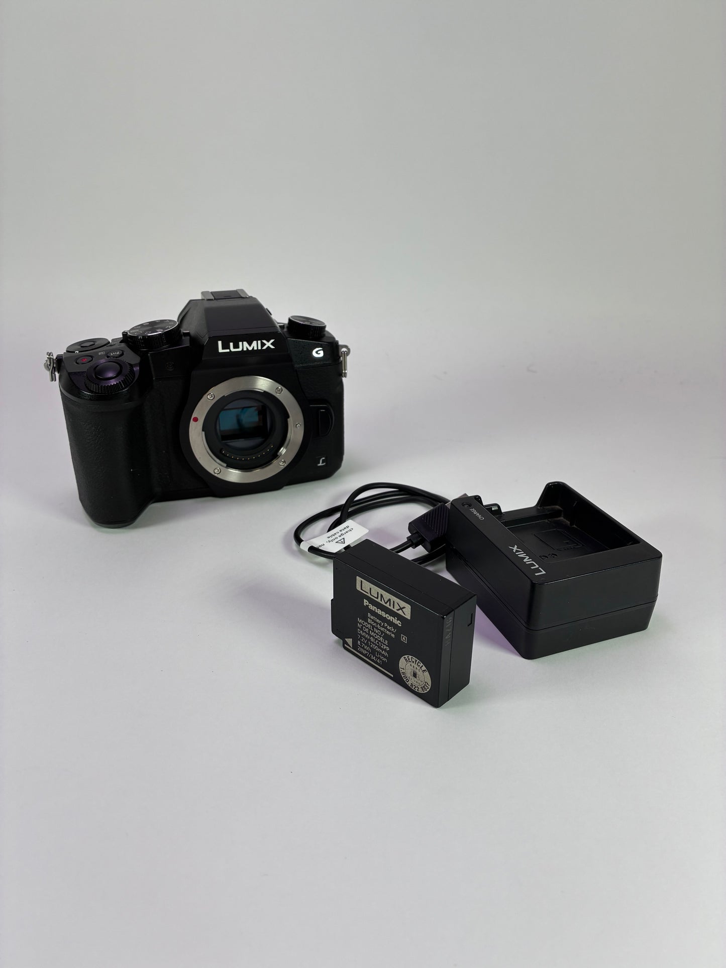 Panasonic LUMIX G85 16MP Mirrorless Camera Body Only - Low 487 Shutter Count