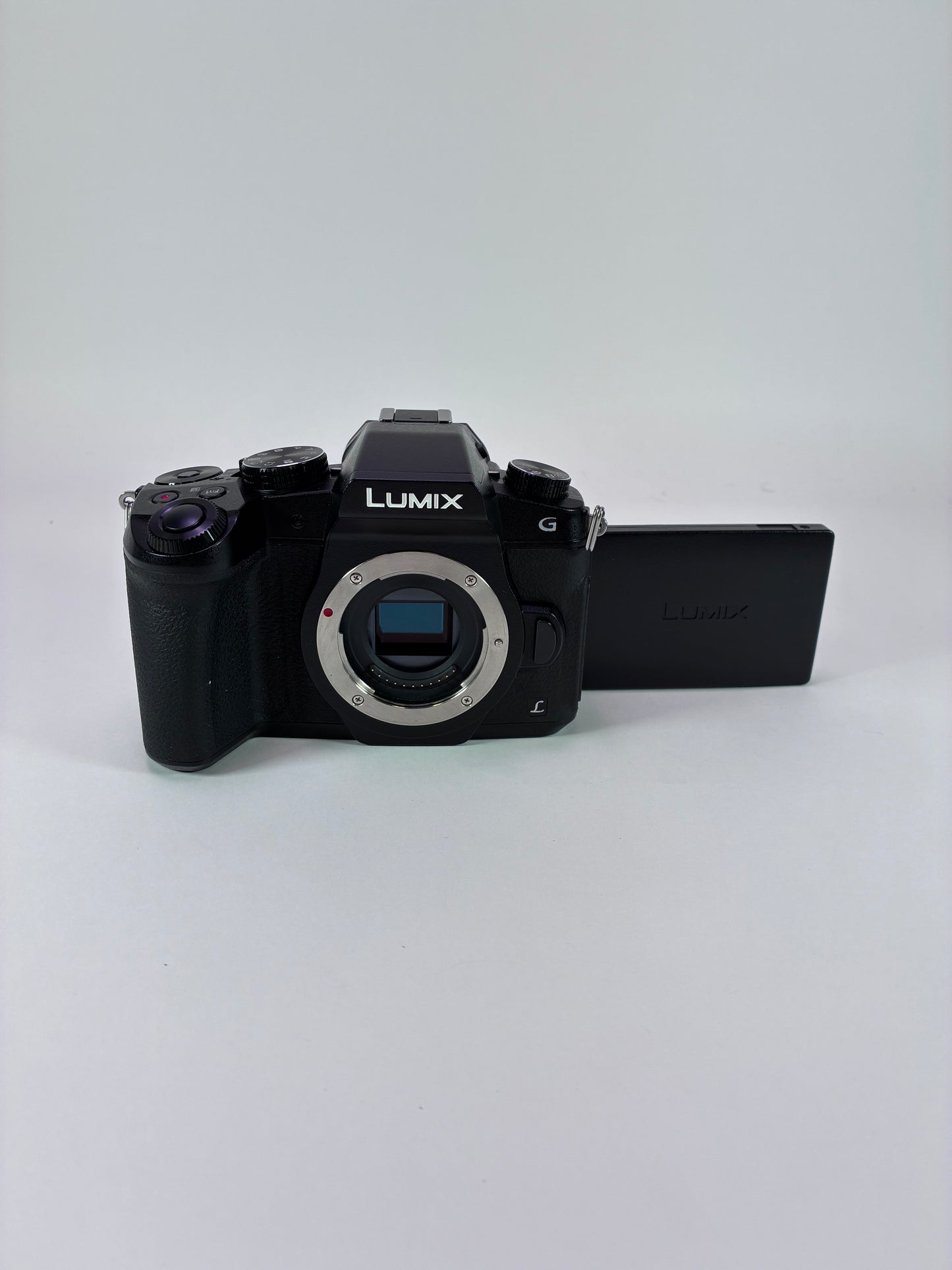 Panasonic LUMIX G85 16MP Mirrorless Camera Body Only - Low 487 Shutter Count